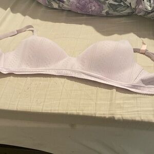 Victoria’s Secret lightly lined t-shirt bra